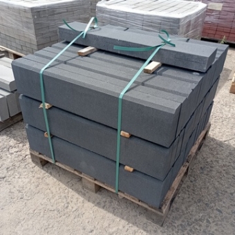 Борт тротуарный (черный)